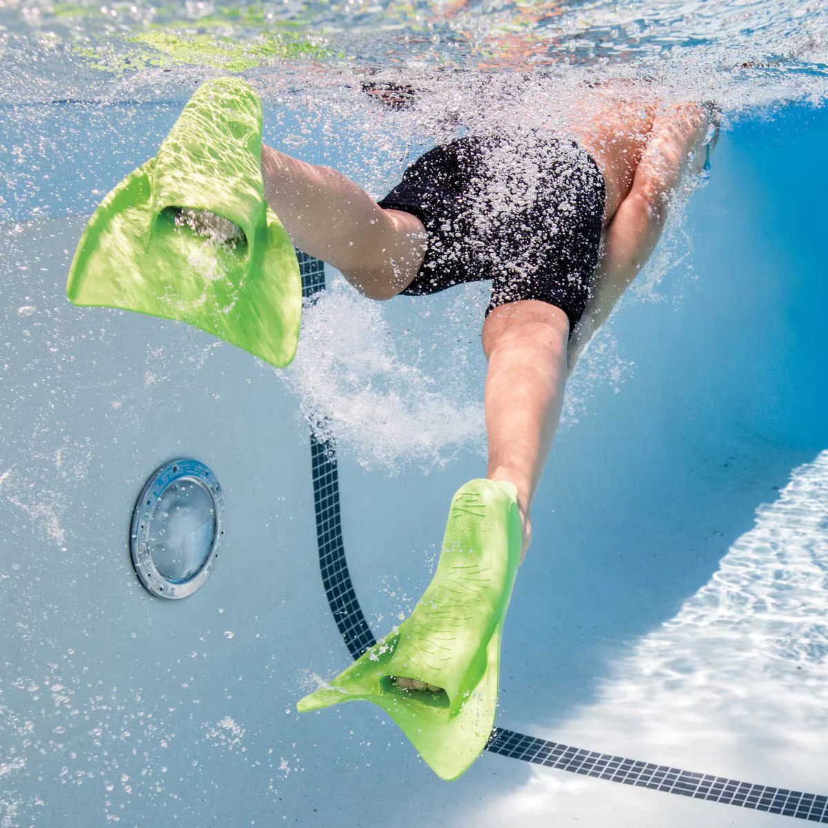Finis Booster Short Blade Floating Fins - Image 10